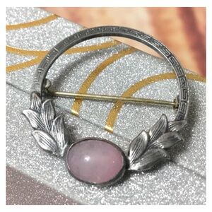 Beautiful Vintage Sterling Silver Pink Quartz Cabochon Pin